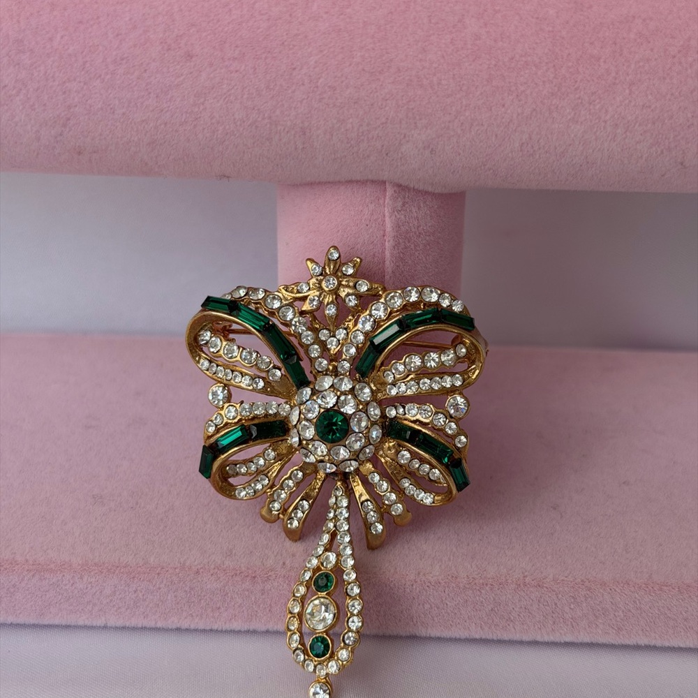 Vintage Edwardian-Style Emerald Paste & Crystal Rhinestone Bow Brooch with Drop